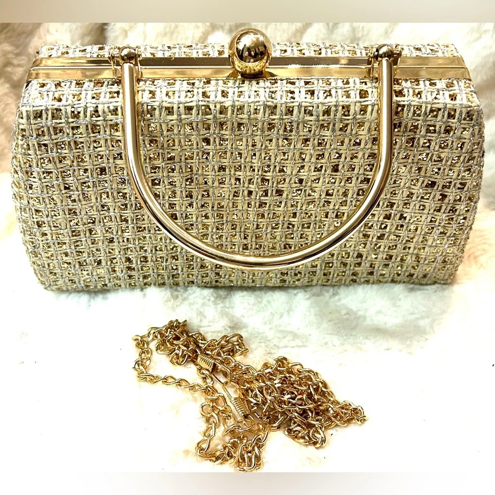 Elegant Handbag Clutch Purse with shiny Gold handle chain clasp - Picture 4 of 16